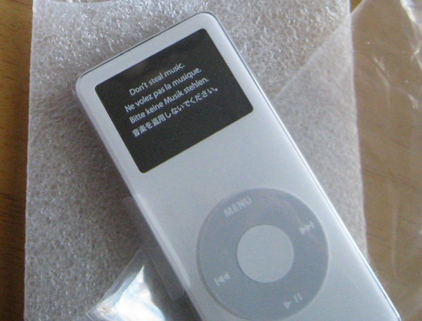 replacements_first_gen_ipod_nano_now_arriving_1