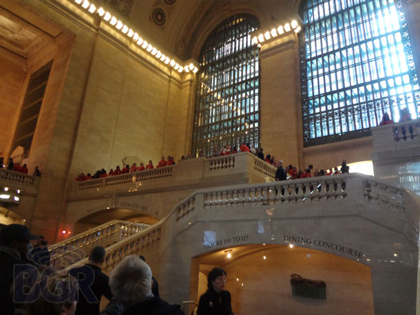 gct_packed_apple_retail_store_opening_1