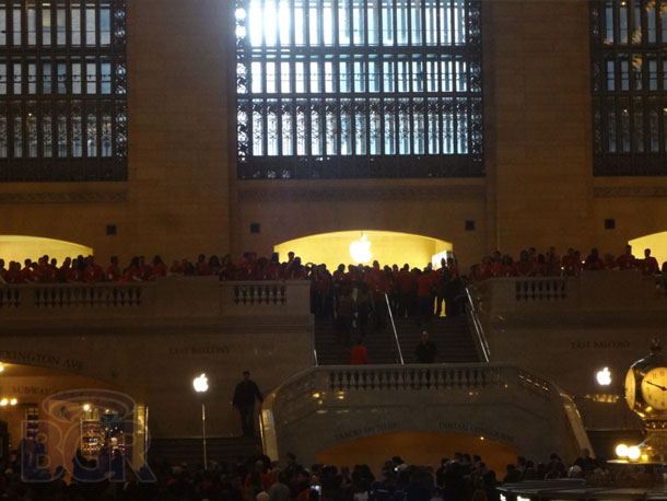 gct_packed_apple_retail_store_opening_2