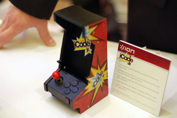 icade_ios_game_controller_expands_jr_mobile_core_2