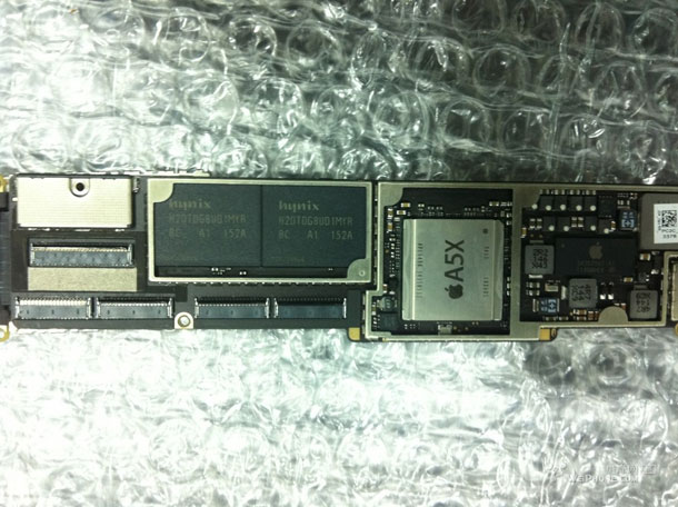 photo_of_ipad3_logic_board_a5x_system_on_chip_1