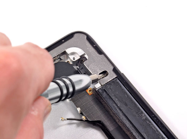ifixit_tears_down_the_new_ipad_melbourne_australia_028