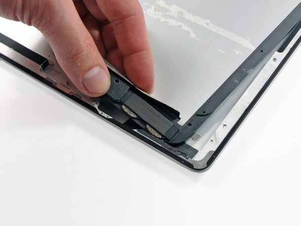 ifixit_tears_down_the_new_ipad_melbourne_australia_037