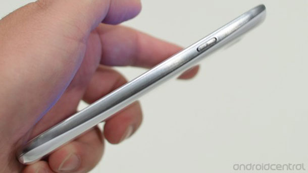 samsung_announces_galaxy_iii_biggest_iphone_competitor_date_14