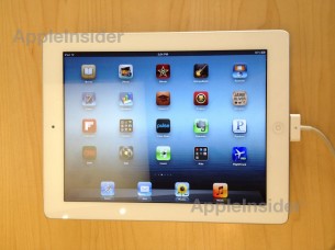 apple_deploying_locking_idevice_connectors_at_retail_location_2