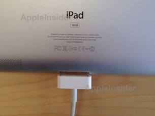 apple_deploying_locking_idevice_connectors_at_retail_location_3