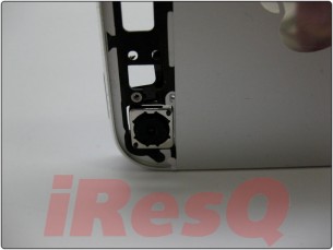heres-what-the-iphone-5-looks-like-with-some-of-its-parts-assembled_3