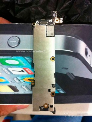 leaked-photos-of-the-iphone-5-logic-board_3