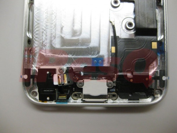 next-generation-iphone-dockheadphone-jack-assembly-paired-with-rear-shell_1