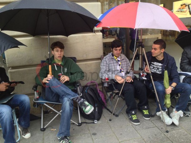 apple_store_amsterdam_iphone5_1