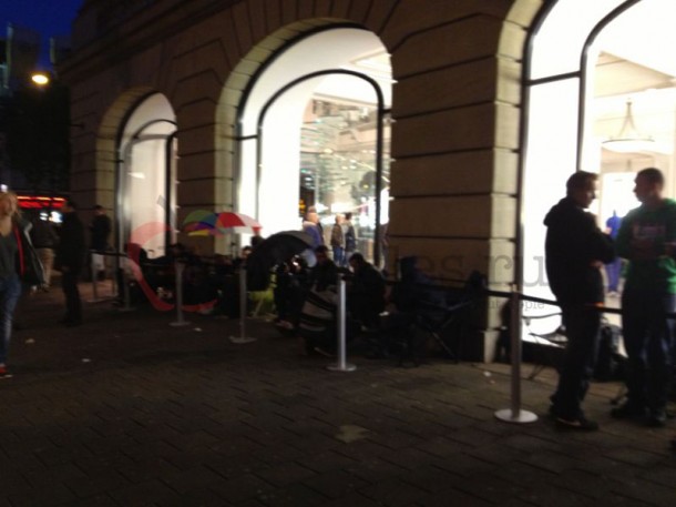 apple_store_amsterdam_iphone5_11