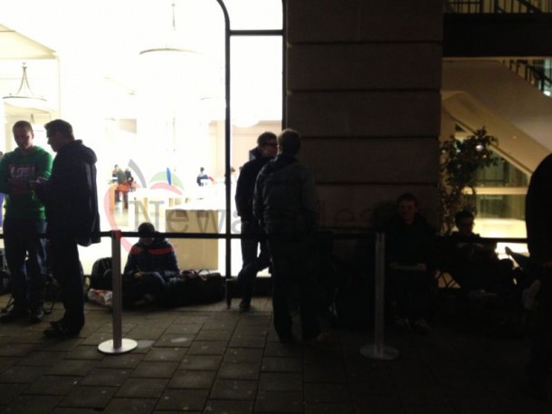 apple_store_amsterdam_iphone5_9