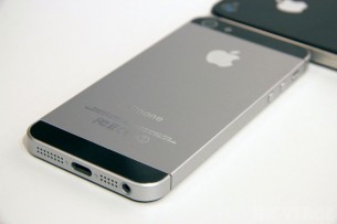 hands-on-with-a-physical-mockup-of-the-iphone-5_9