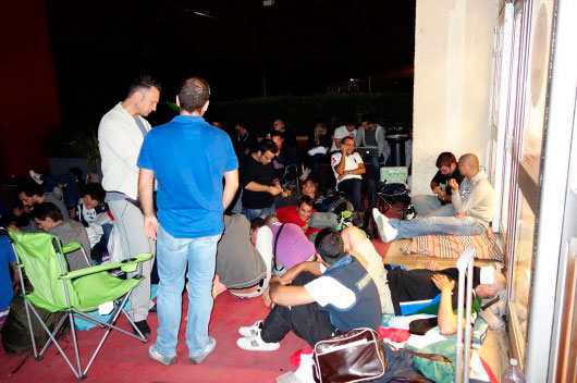 iphone-5-sales-begin-rolling-across-the-globe_4