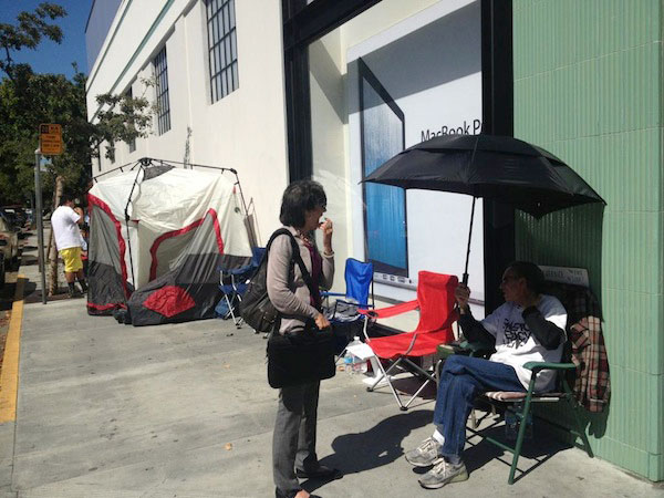 iphone-5-sales-begin-rolling-across-the-globe_6