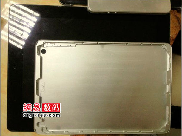 new-photos-show-details-of-alleged-ipad-mini-rear-shell_2