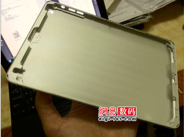 new-photos-show-details-of-alleged-ipad-mini-rear-shell_4