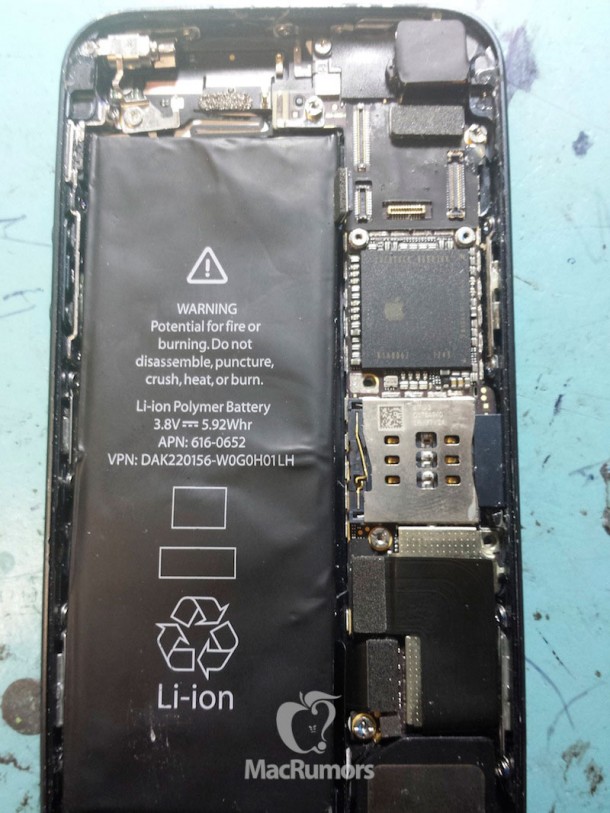 photos-claim-to-show-assembled-iphone-5s-chassis-possibly-early-prototype-1