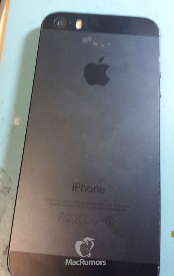 photos-claim-to-show-assembled-iphone-5s-chassis-possibly-early-prototype-2