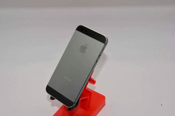 behold-first-part-leaks-grey-graphite-iphone-5s-1