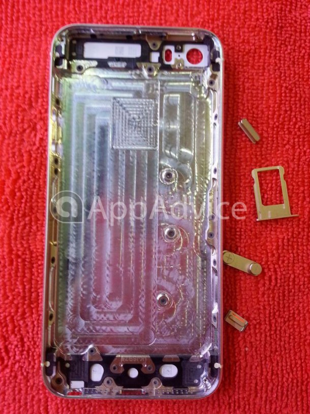 exclusive-high-resolution-photos-of-the-rumored-gold-iphone-5s-back-housing-3