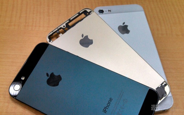 goldchampagne-iphone-5s-shell-compared-to-white-and-black-iphones-gallery-2