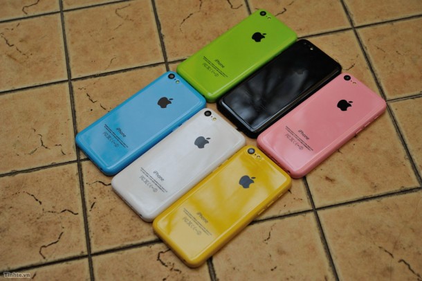 the-iphone-5c-likely-colors-plus-some-new-dummy-units-are-unveiled-1