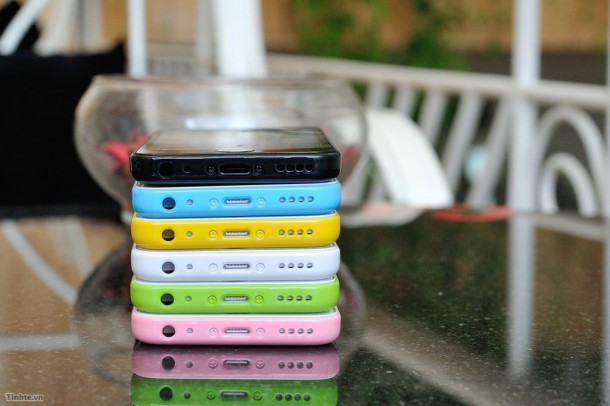 the-iphone-5c-likely-colors-plus-some-new-dummy-units-are-unveiled-6