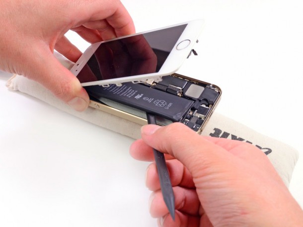 ifixits-iphone-5s-teardown-reveals-touch-id-fingerprint-sensor-invisible-m7-chip-3