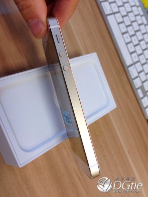 iphone-5s-5c-first-unboxing-6