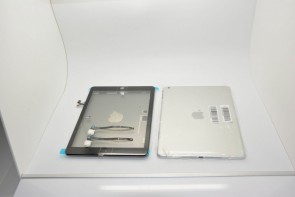 new-images-of-purported-next-gen-ipad-casing-show-space-gray-and-silver-color-options-2