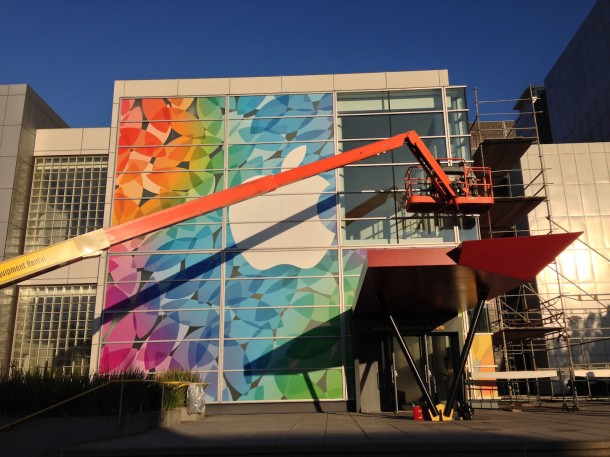 apple-begins-decorating-yerba-buena-center-for-tuesdays-ipad-event-3