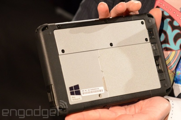 ces-2014-panasonic-toughpad-fz-m1-rugged-7-inch-windows-tablet-5