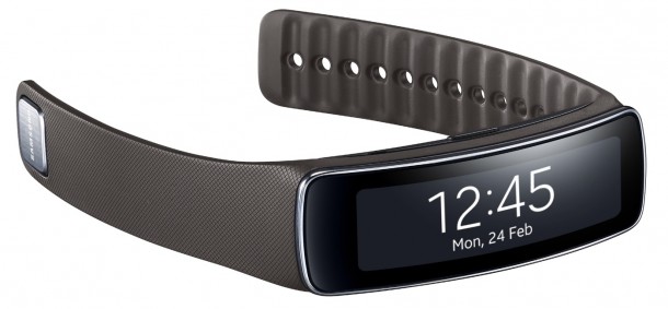 samsung-introduces-new-gear-fit-fitness-tracker-3