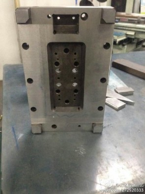 leaked-photos-reveal-iphone-6-manufacturing-molds-chassis-schematics-4