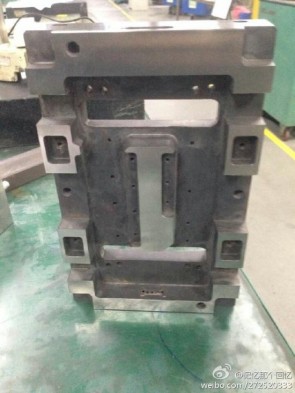 leaked-photos-reveal-iphone-6-manufacturing-molds-chassis-schematics-5
