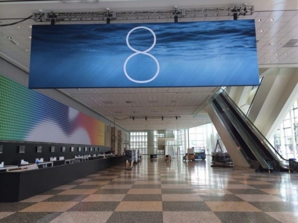 first-ios-8-banner-goes-up-at-moscone-center-ahead-of-wwdc-3