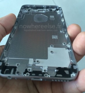 new-photos-show-purported-rear-shell-video-of-assembled-iphone-6-4