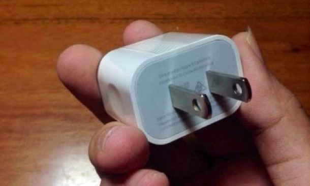 apple-not-expected-reversible-cable-new-adapter-2