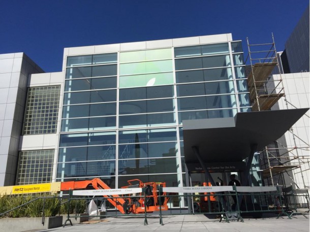 apple-begins-decorating-yerba-buena-center-spring-forward-event-1