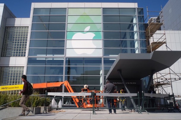 apple-begins-decorating-yerba-buena-center-spring-forward-event-3