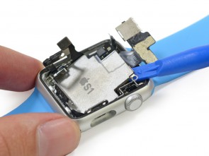 apple-watch-gets-teardown-treatment-unannounced-data-port-discovered-1