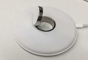 apple-work-on-apple-watch-magnetic-charging-dock-2