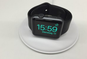 apple-work-on-apple-watch-magnetic-charging-dock-3