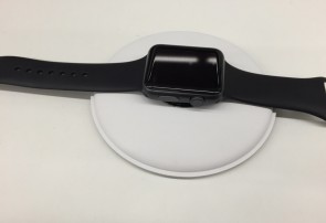 apple-work-on-apple-watch-magnetic-charging-dock-4