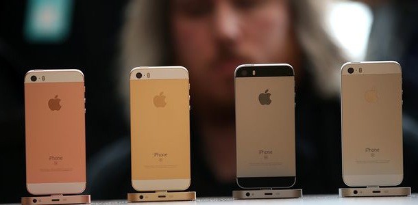 apple-announces-4-iphone-se-0