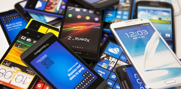 za-mesyats-evroset-i-svyaznoy-snizili-tsenyi-na-smartfonyi-na-chetvert-0