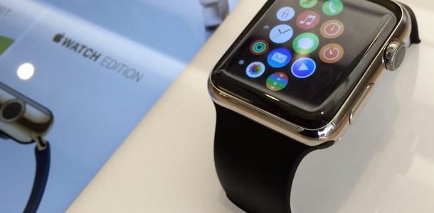 rossiyskiy-sud-ofitsialno-priznal-apple-watch-obyichnyimi-chasami-0