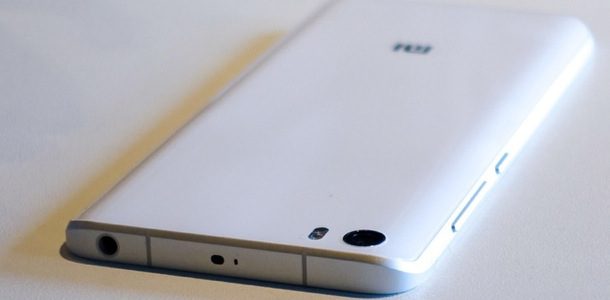 v-svyaznom-startovali-predvaritelnyie-zakazyi-na-smartfon-xiaomi-mi5-0