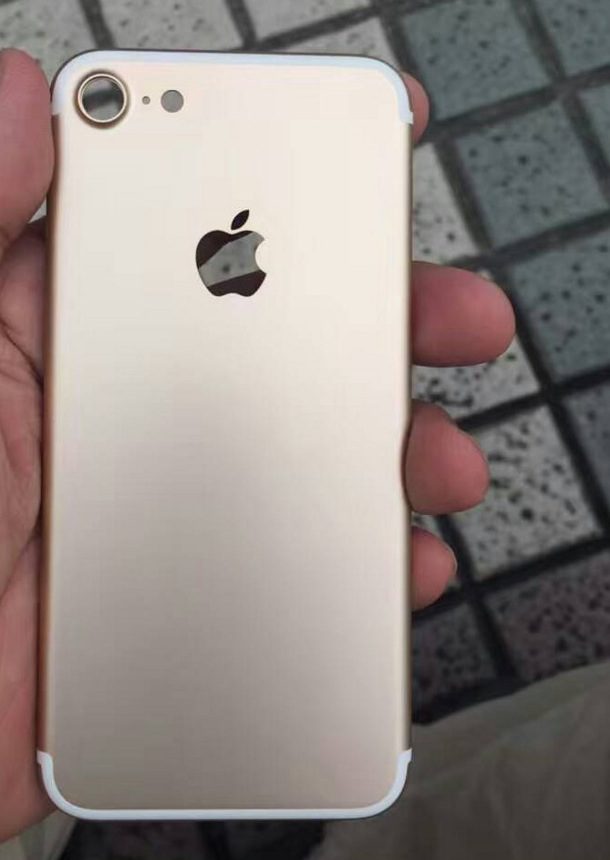 alleged-iphone-7-larger-single-lens-camera-tweaked-antenna-lines-1